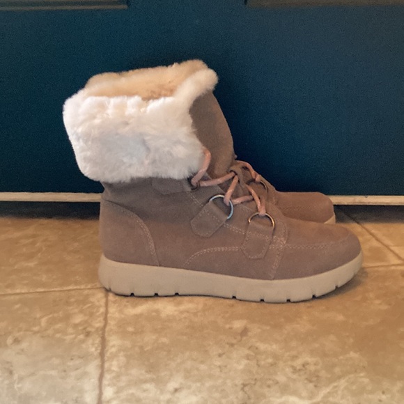 NWT winter boots - Picture 4 of 8